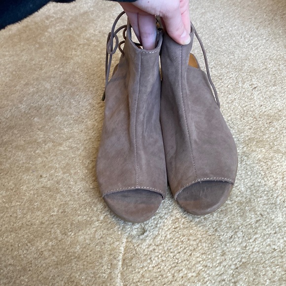 Chunky open toe booties - Picture 1 of 5